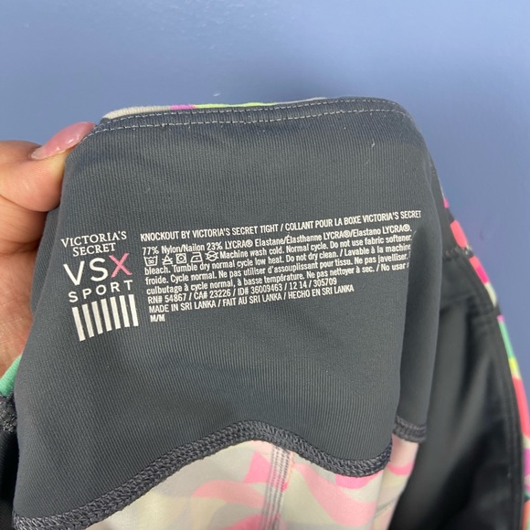 Victoria Secret VSX Sport Leggings Size Medium - Picture 7 of 8